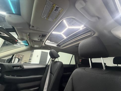 Used 2019 Subaru Outback 2.5i Premium image 12