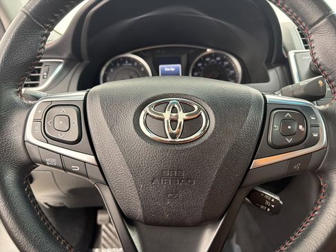 Used 2016 Toyota Camry SE image 15