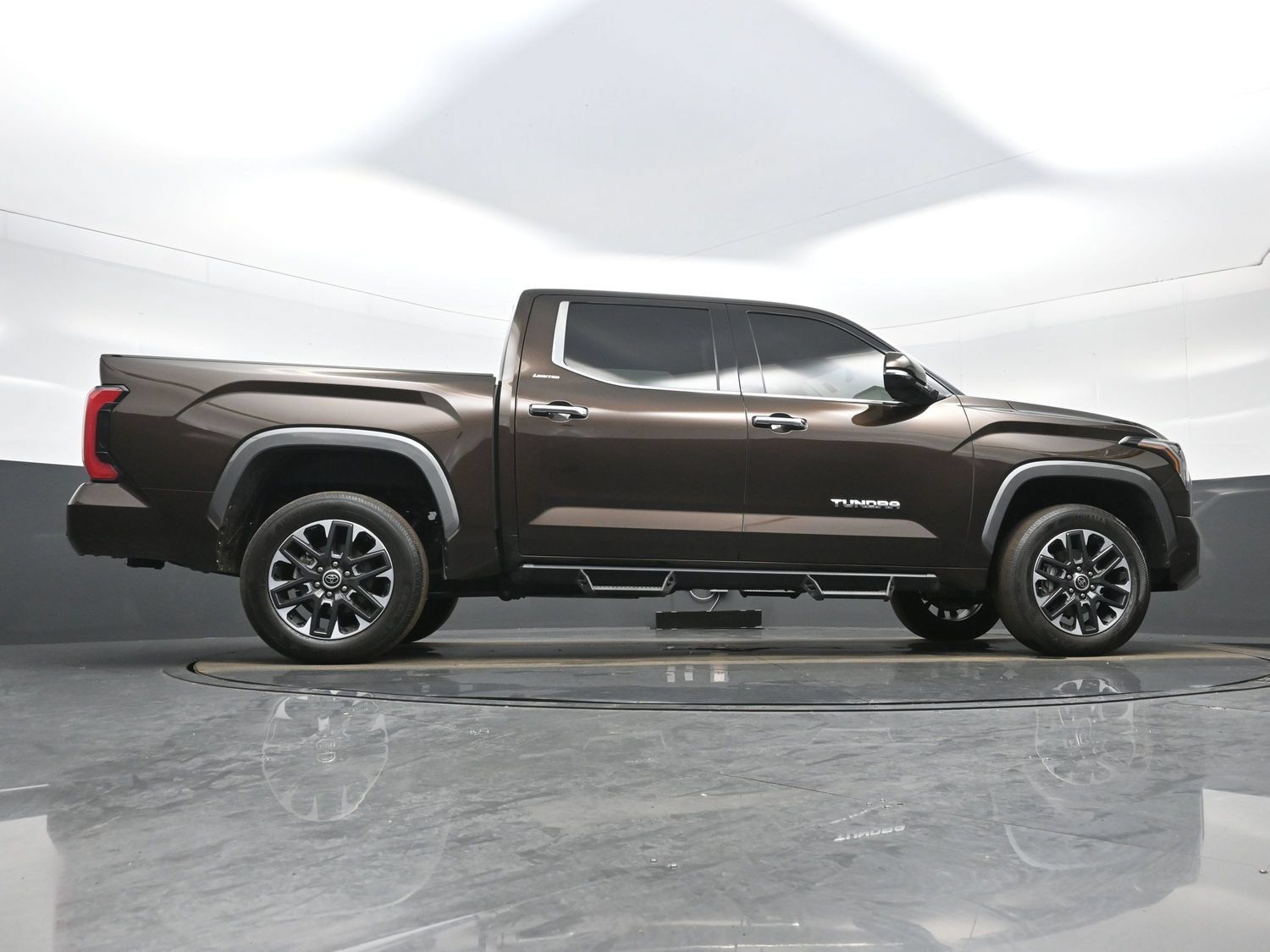 Used 2023 Toyota Tundra Limited AWD/4WD image 33