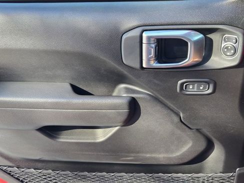 Certified 2022 Jeep Gladiator Sport image 24