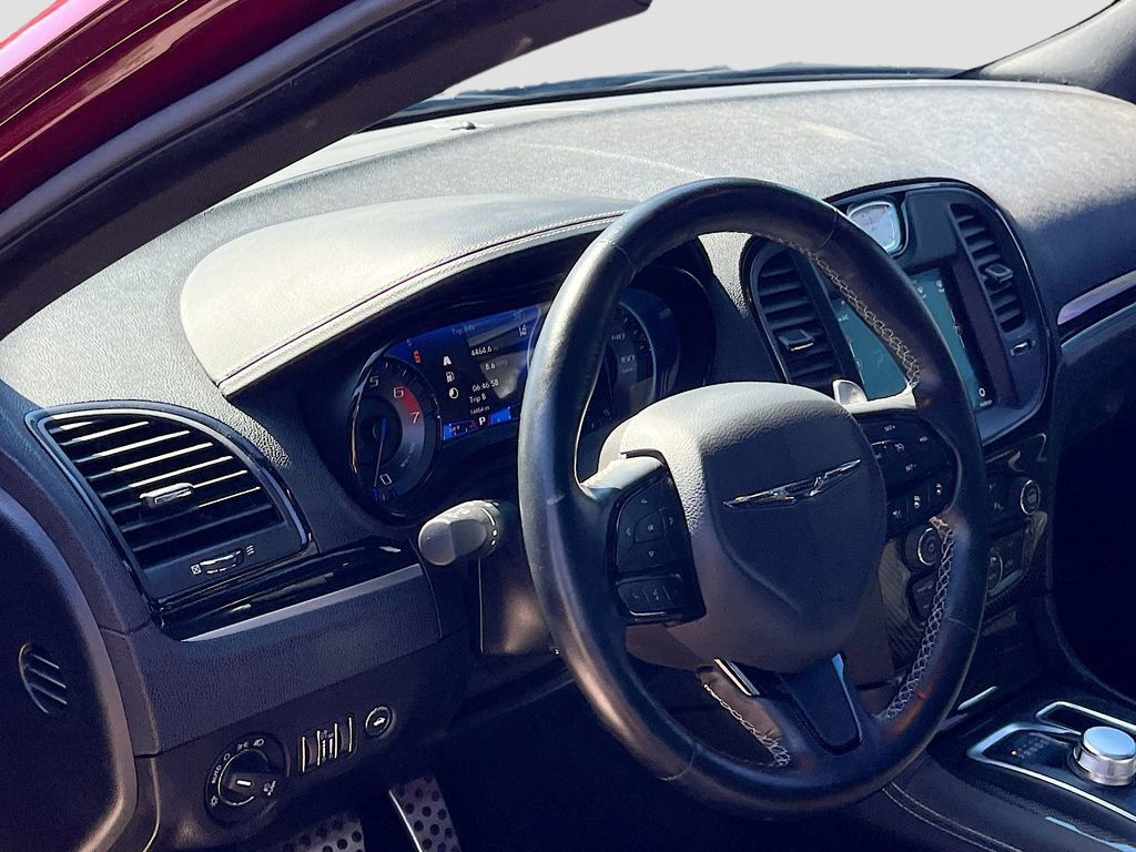 Used 2023 Chrysler 300 C RWD image 9