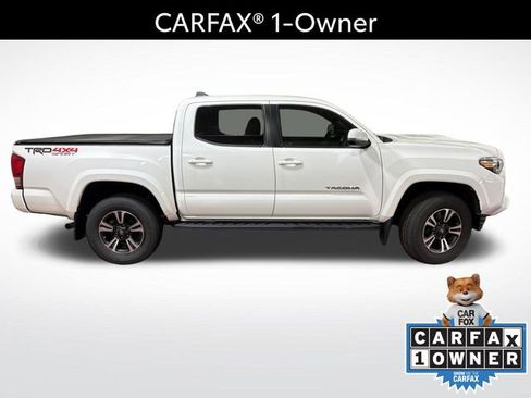 Certified 2018 Toyota Tacoma TRD Sport image 3