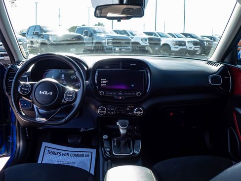 Used 2023 Kia Soul GT-Line image 16