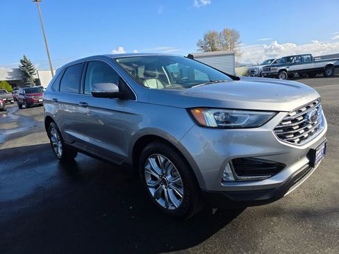 Used 2022 Ford Edge Titanium image 3