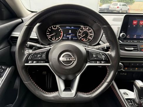 Used 2023 Nissan Altima 2.5 SR FWD image 18