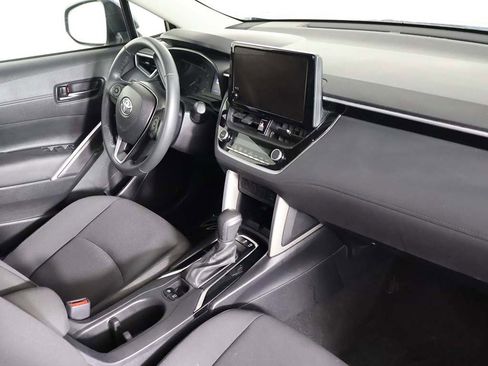 Used 2024 Toyota Corolla Cross LE image 25