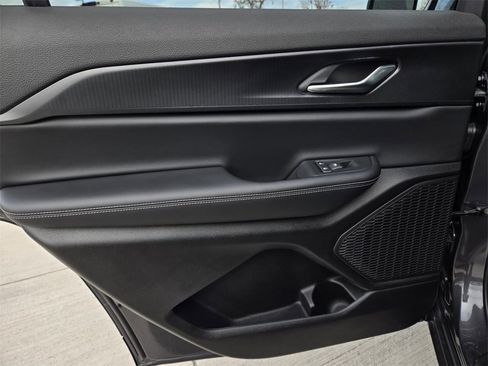 New 2025 Jeep Grand Cherokee L Altitude image 12