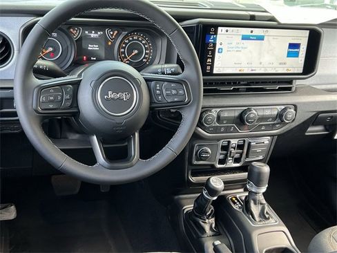 New 2025 Jeep Gladiator Sport image 18