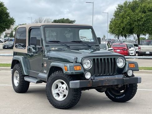 Used 2002 Jeep Wrangler Sahara image 2