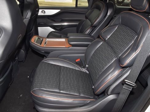 New 2026 Lincoln Navigator Black Label AWD/4WD image 14