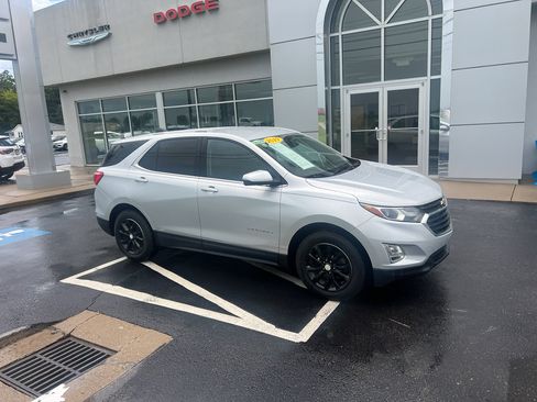 Used 2019 Chevrolet Equinox LT w/ LPO, Cargo Package FWD image 5