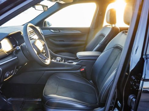 New 2025 Jeep Grand Cherokee Altitude image 46