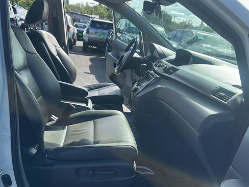 Used 2016 Honda Odyssey Touring Elite image 10