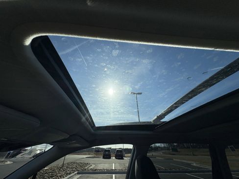 Certified 2023 Subaru Forester Premium image 26