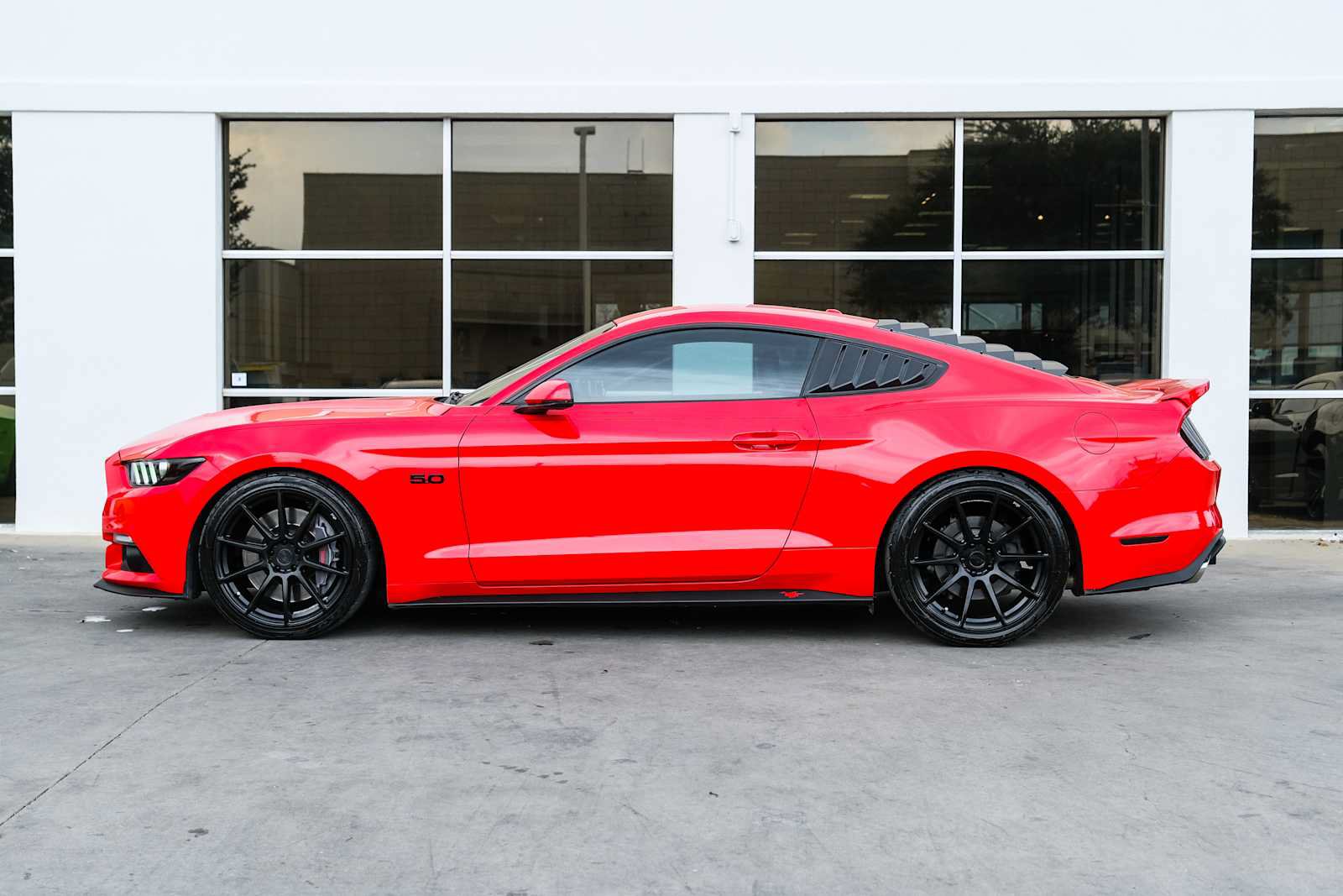 Used 2015 Ford Mustang GT Premium w/ GT Performance Package RWD image 19