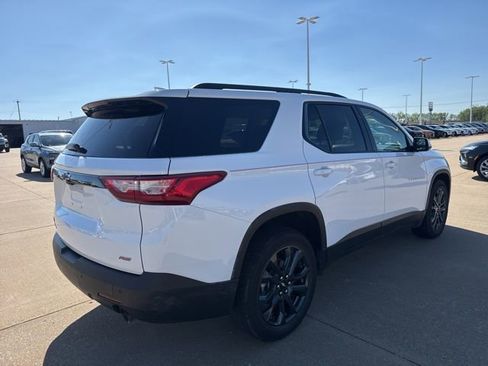 Used 2020 Chevrolet Traverse RS image 3