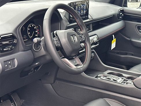 New 2025 Honda Pilot TrailSport image 16