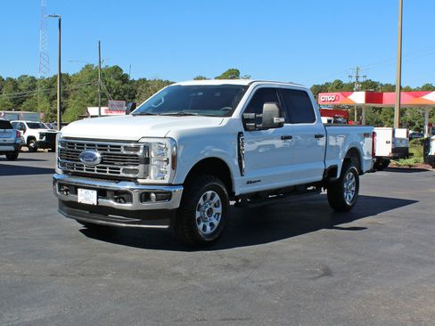 Used 2024 Ford F250 XLT w/ FX4 Off-Road Package image 9