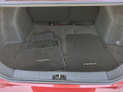 Used 2021 Nissan Versa SV FWD image 8