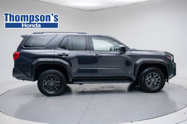 Used 2025 Toyota 4Runner SR5 AWD/4WD image 2