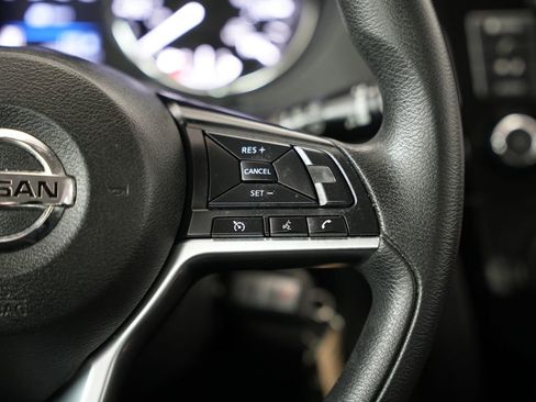 Used 2020 Nissan Rogue S FWD image 13