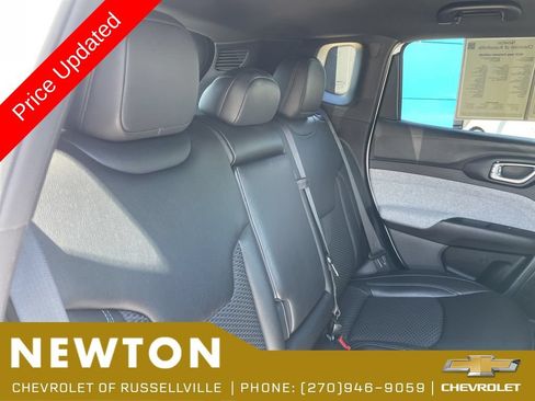 Used 2025 Jeep Compass Latitude AWD/4WD image 32