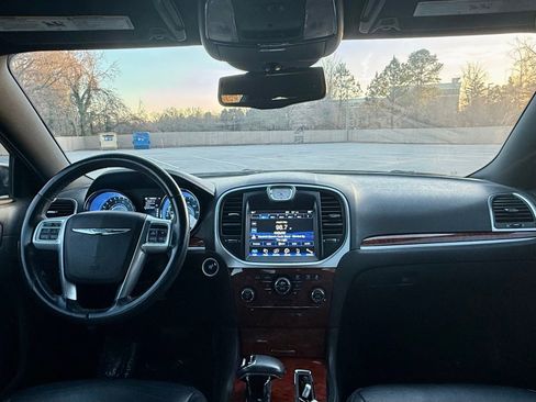 Used 2014 Chrysler 300 AWD w/ Driver Convenience Group image 23