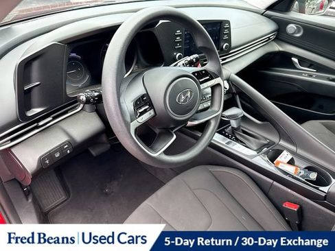 Certified 2022 Hyundai Elantra Blue FWD image 13