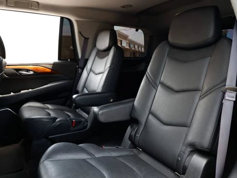 Used 2016 Cadillac Escalade 2WD image 18