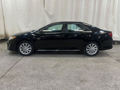 Used 2014 Toyota Camry XLE FWD image 2
