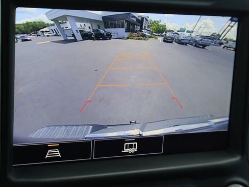 Used 2021 Chevrolet Silverado 1500 LT Trail Boss w/ Convenience Package II AWD/4WD image 17