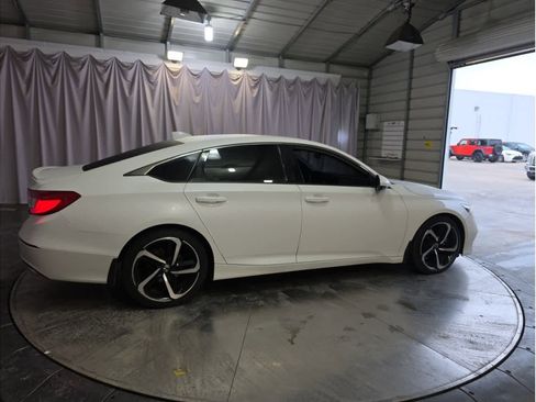 Used 2019 Honda Accord Sport image 11