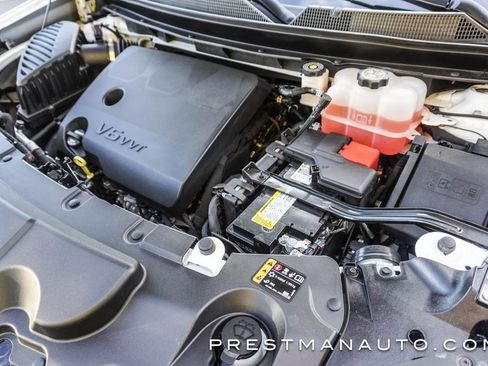 Used 2023 Chevrolet Traverse Premier image 47