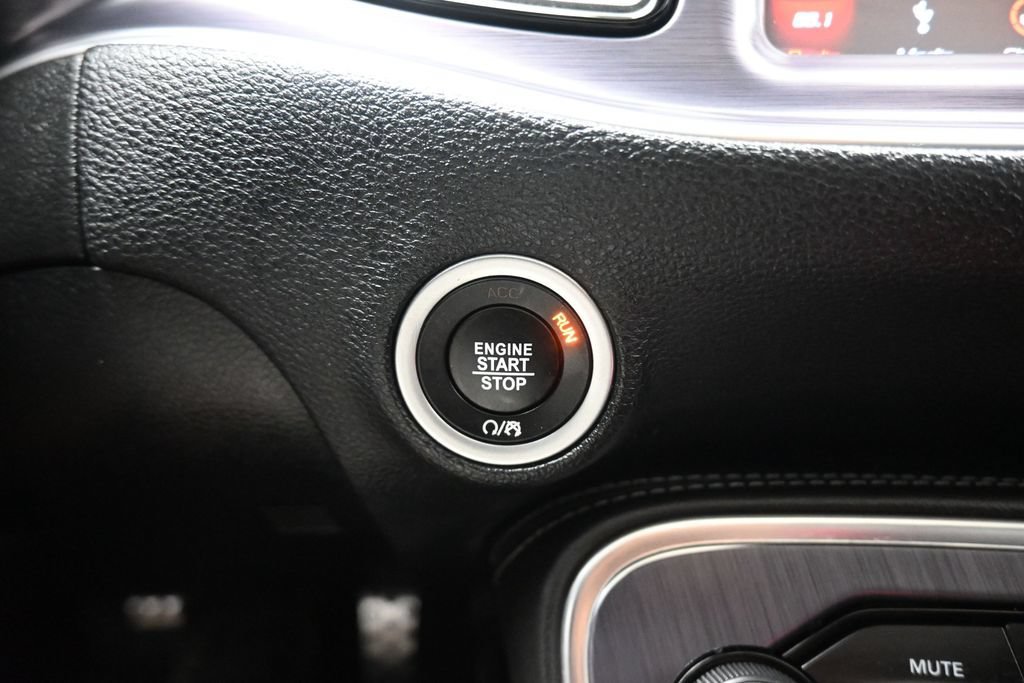 Used 2018 Dodge Challenger R/T Scat Pack RWD image 21
