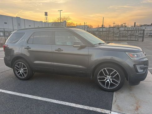 Used 2016 Ford Explorer Sport w/ Equipment Group 401A AWD/4WD image 11