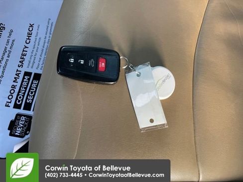 Used 2019 Toyota RAV4 XLE Premium image 28