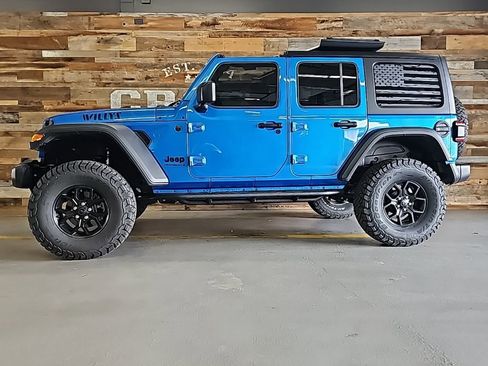 Used 2024 Jeep Wrangler Willys image 19