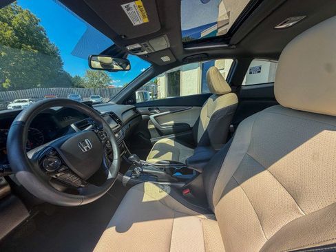 Used 2017 Honda Accord EX-L image 5