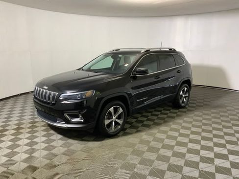 Used 2019 Jeep Cherokee Limited w/ Luxury Group AWD/4WD image 12