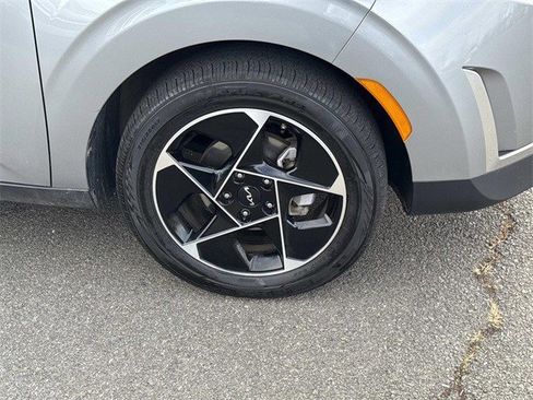 Used 2023 Kia Soul EX image 7