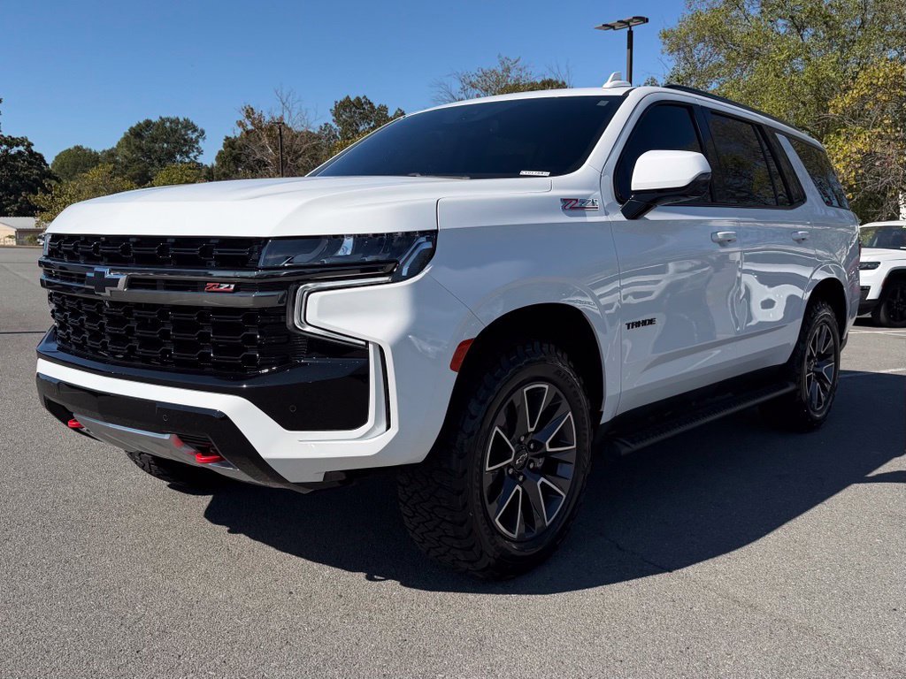 Used 2022 Chevrolet Tahoe Z71 w/ Luxury Package AWD/4WD image 3