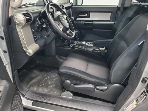 Used 2007 Toyota FJ Cruiser 4WD image 9