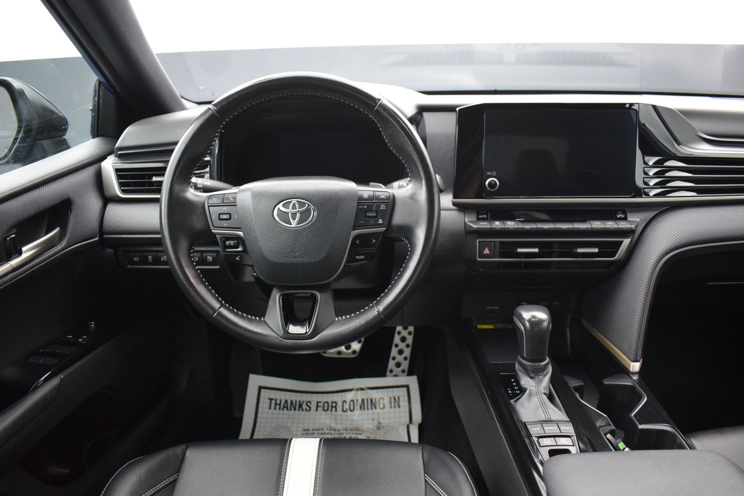 Used 2025 Toyota Camry SE FWD image 14