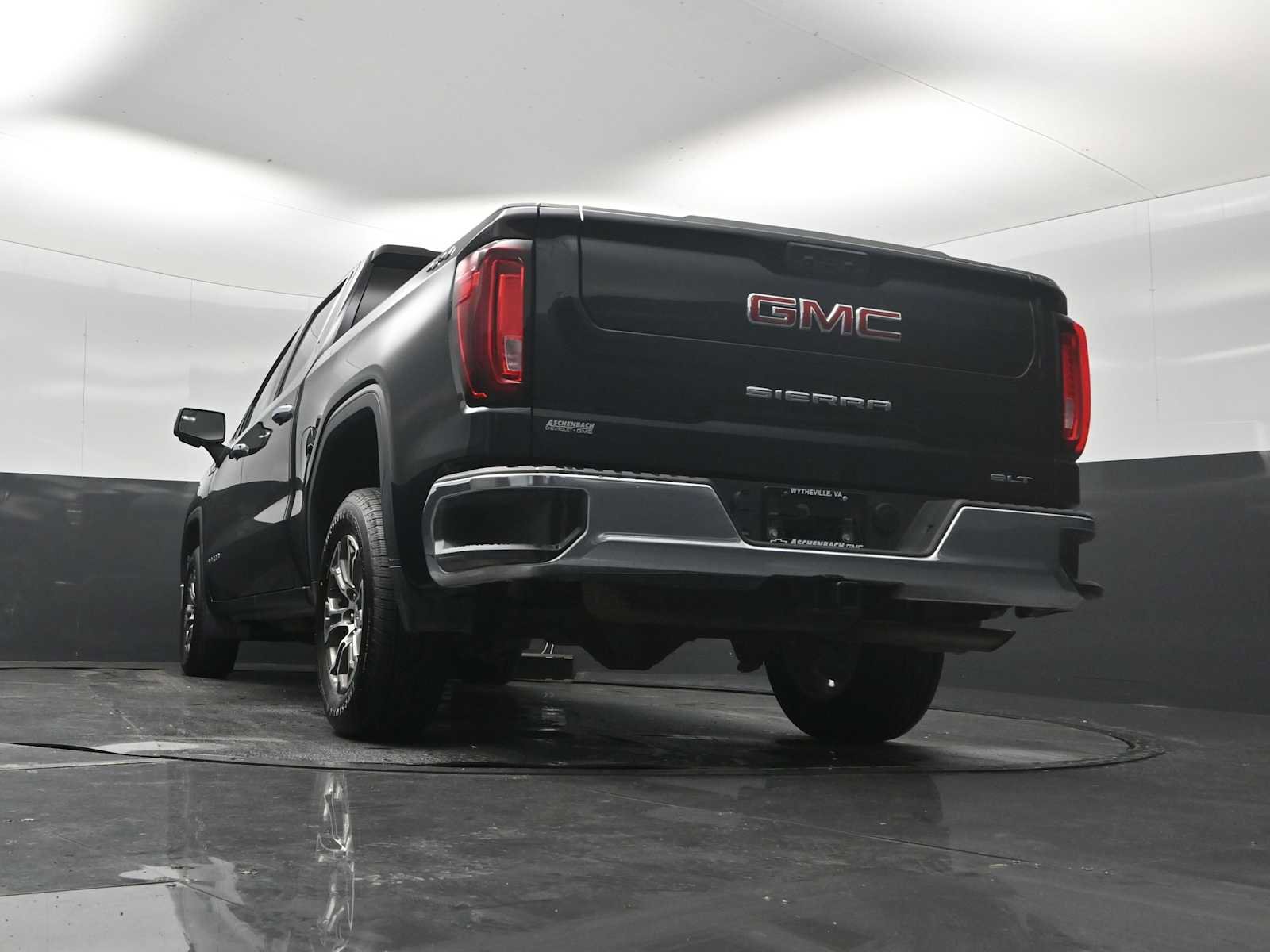 Used 2025 GMC Sierra 1500 SLT AWD/4WD image 23