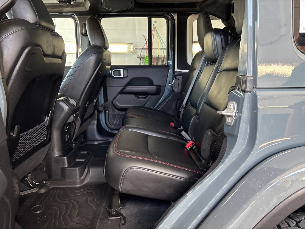 Used 2025 Jeep Wrangler Unlimited Rubicon AWD/4WD image 40