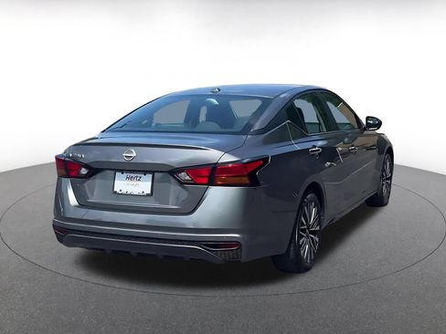Used 2025 Nissan Altima 2.5 SV FWD image 12