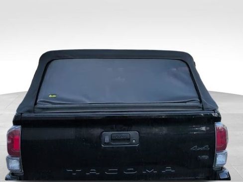 Used 2023 Toyota Tacoma TRD Sport w/ Technology Package AWD/4WD image 6