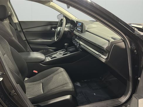 Used 2025 Honda Accord LX image 14