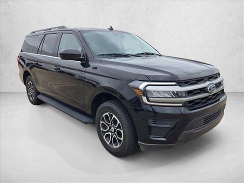 Used 2024 Ford Expedition Max XLT AWD/4WD image 3