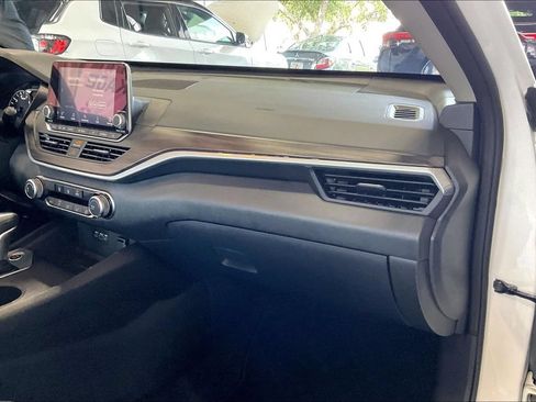 Used 2025 Nissan Altima 2.5 SV AWD/4WD image 23